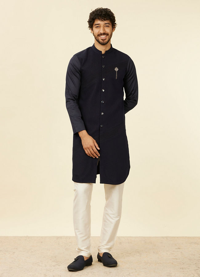 alt message - Manyavar Men Dark Blue Self Striped Kurta image number 2